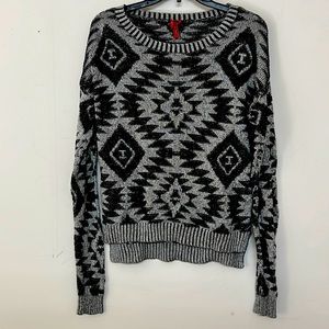 🌞 Red Camel Est. 1931 black and gray knit sweater long sleeves crew zig zag L